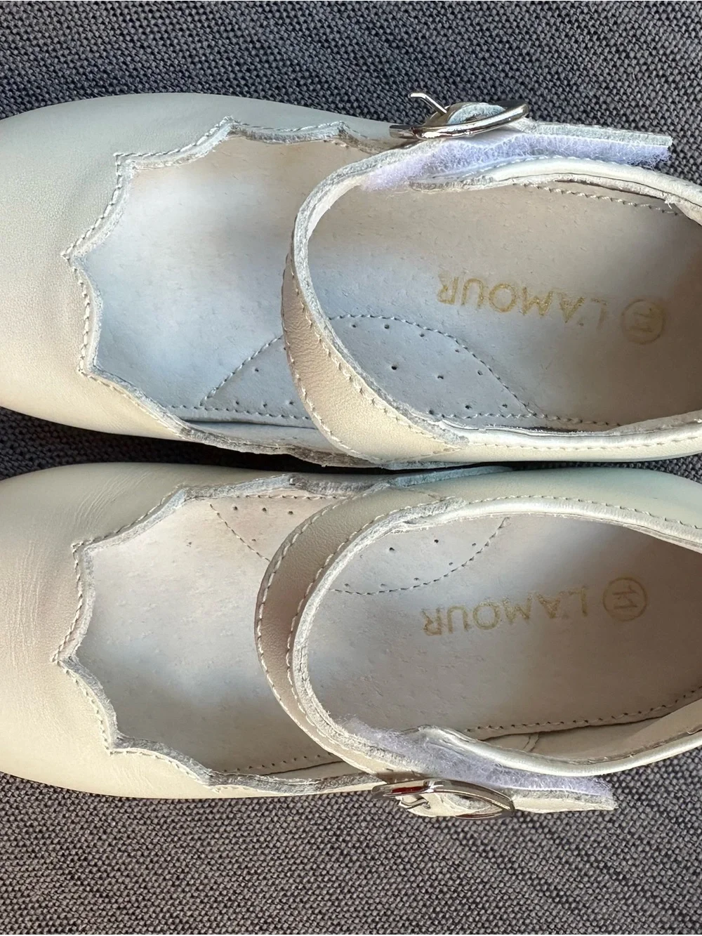 L'Amour Cream Girls' Mary Jane Dress Shoes with Scallop Trim size toddler 11